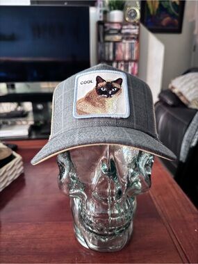 Goorin Bros. “Luxury Moon Cool Cat” Cool. Trucker Hat.  Mesh SnapBack. NWT